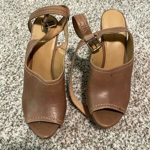 Nine West Wood platform beige leather heels